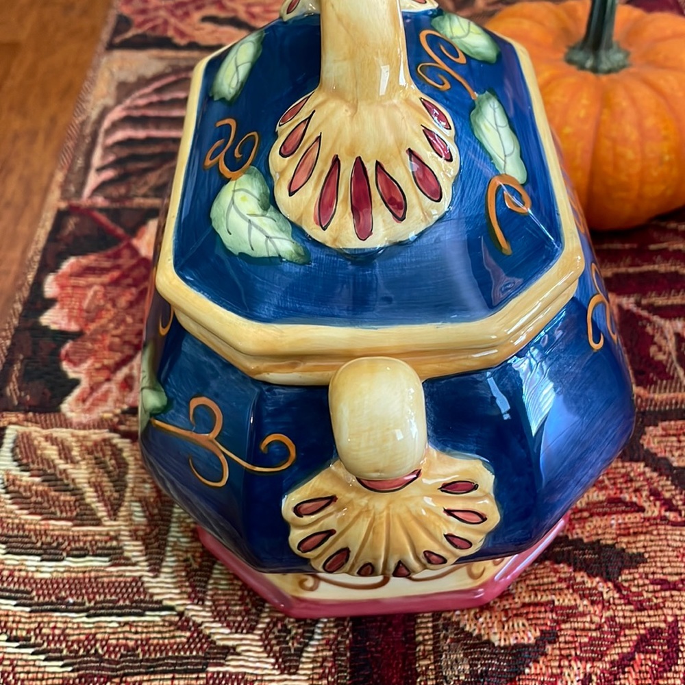 Pumpkin Vines Ceramic Fall Tureen. 8โx5โx7.5โ - Picture 7 of 16